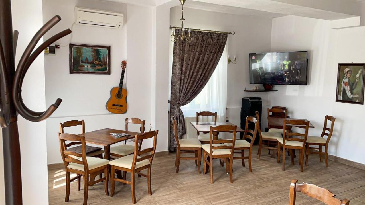Pensiunea Casa Rica Călimăneşti Extérieur photo