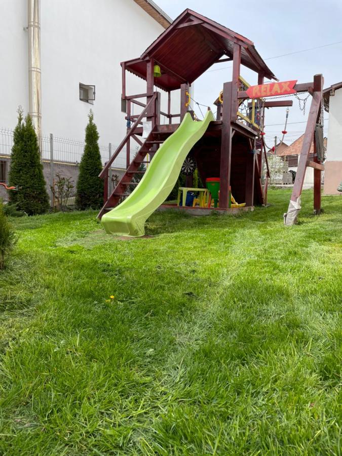 Pensiunea Casa Rica Călimăneşti Extérieur photo