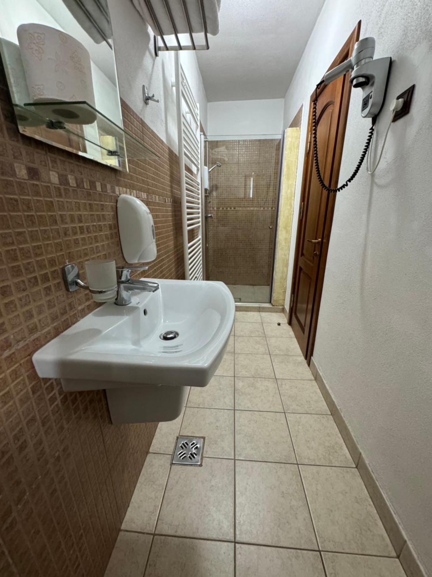 Pensiunea Casa Rica Călimăneşti Extérieur photo