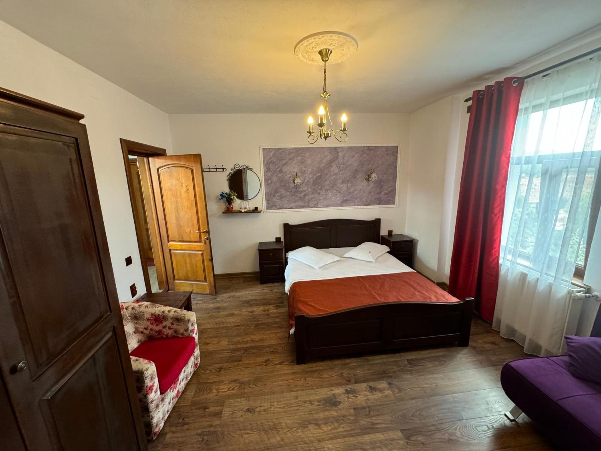 Pensiunea Casa Rica Călimăneşti Extérieur photo